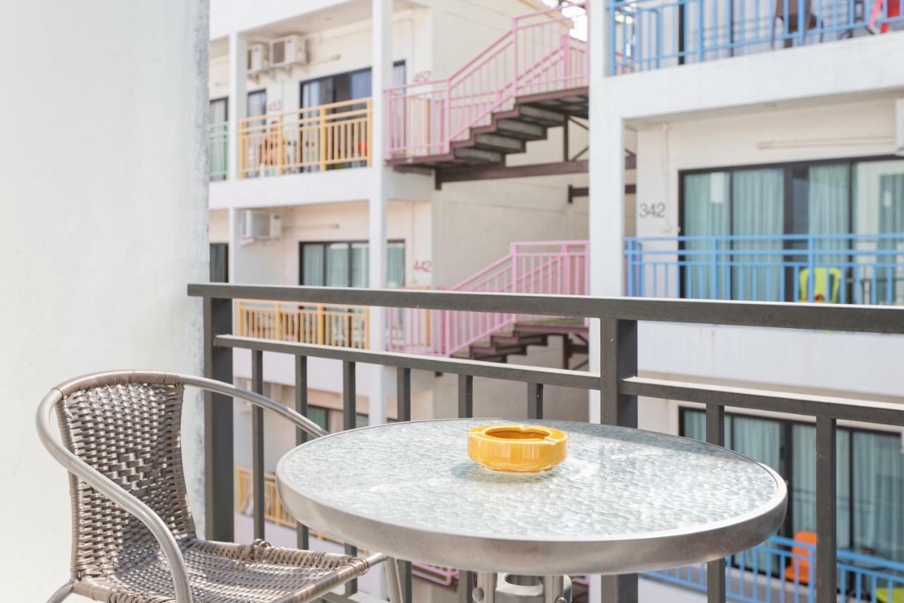 White Sky Boutique Hotel Patong Exterior photo